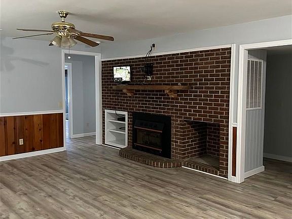 3rd image of 298 Planters Rd