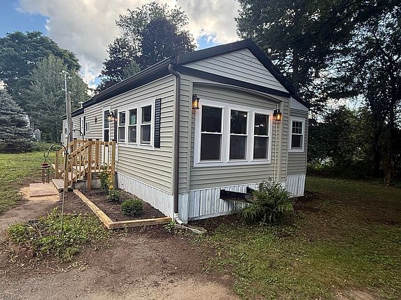 2nd image of 9 Willow Cir