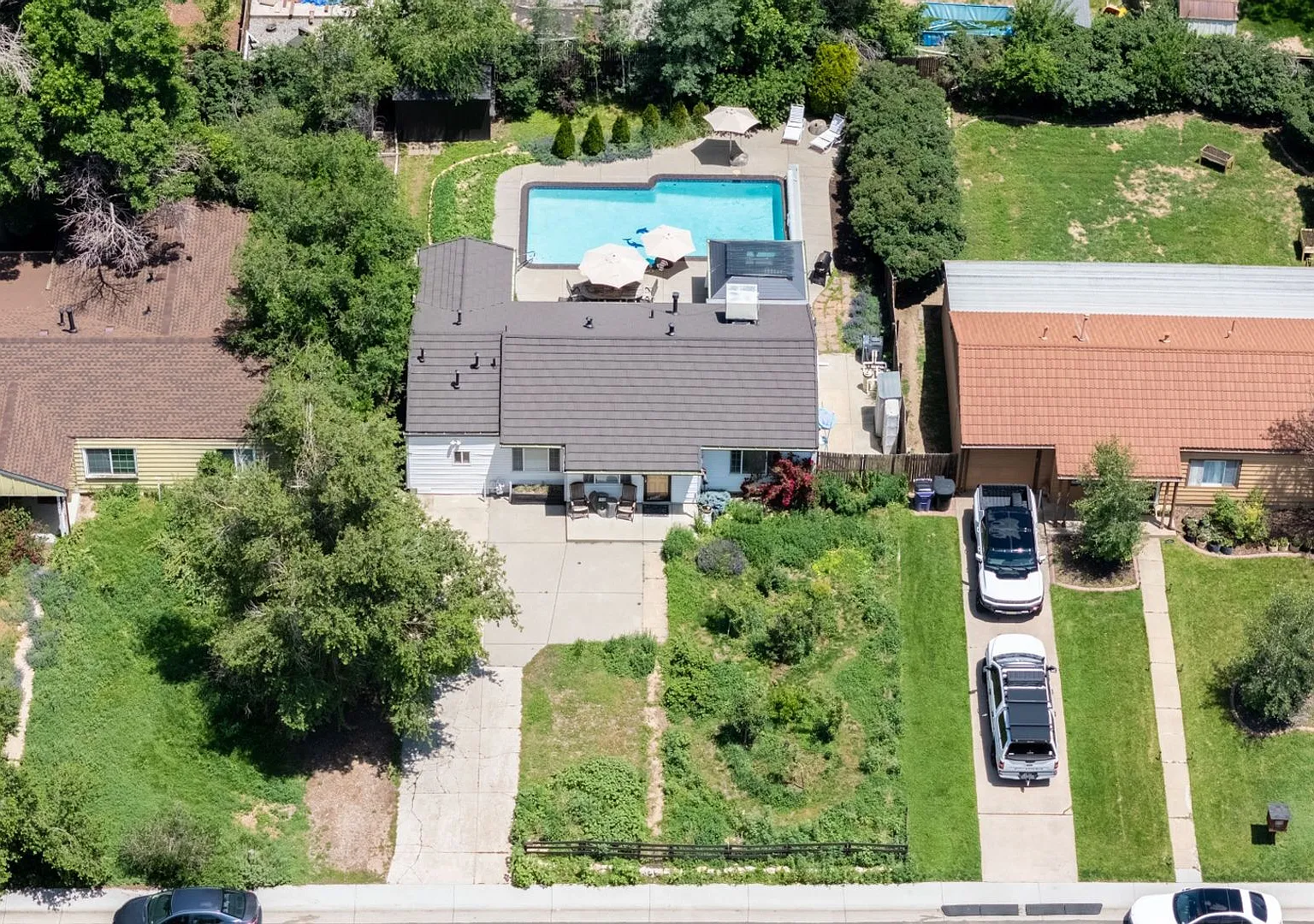 Resort vibes**Your own private pool**Rare 3BR/2BA House in Denver — Photo 3