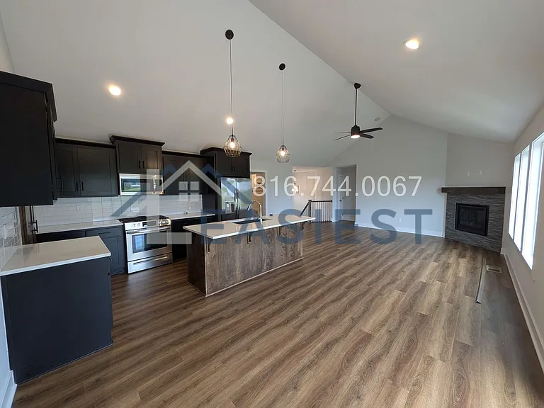 1209 NW 3rd St — Photo 6