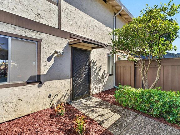 3rd image of 6462 Trinidad Dr