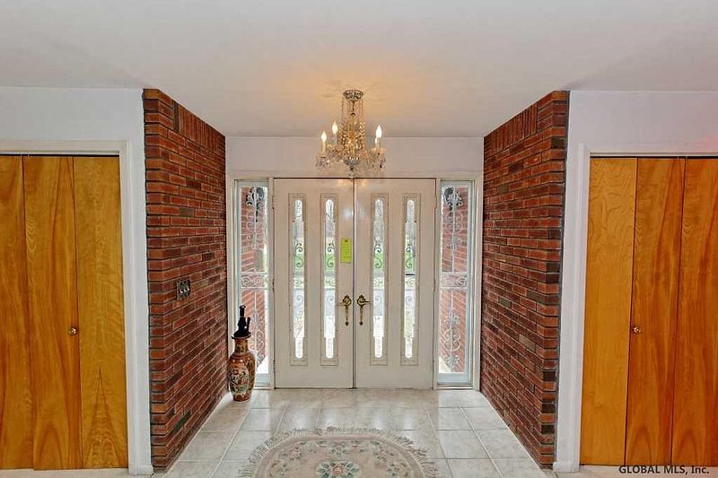 3rd image of 53 VAN VRANKEN Road