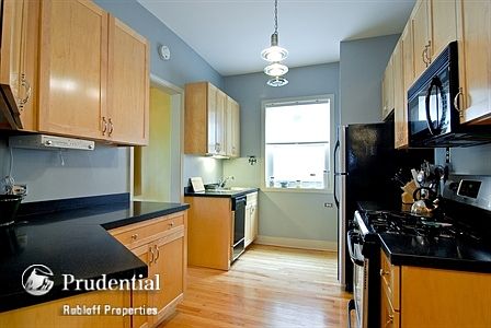 4th image of 6852 S South Shore Dr #3
