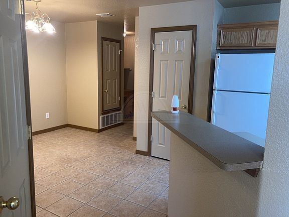 2nd image of 1205 Cinch Dr #B