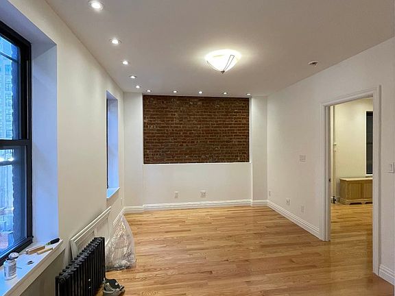 3rd image of 231 Lexington Ave APT 4C