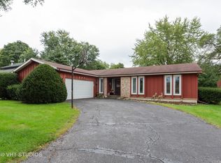 233 Sherwood Dr, Cary, IL 60013