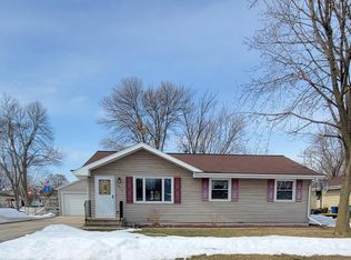 1012 Grove St, Menasha, WI 54952