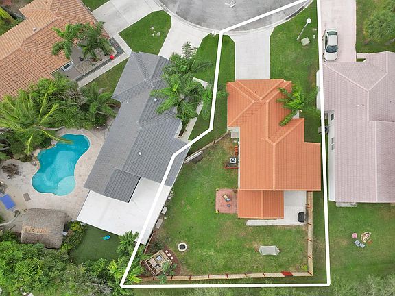 2nd image of 8069 Stirrup Cay Court