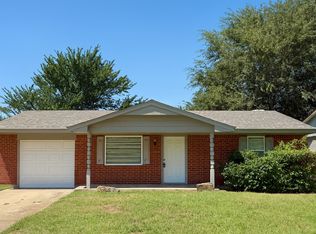 813 S Meadow Ln, Mustang, OK 73064