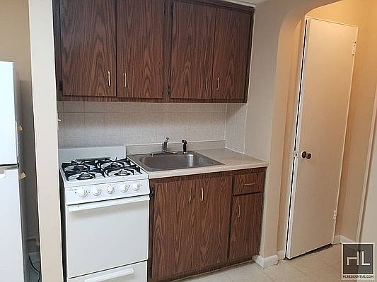 3rd image of 160-16 Booth Memorial Ave #1