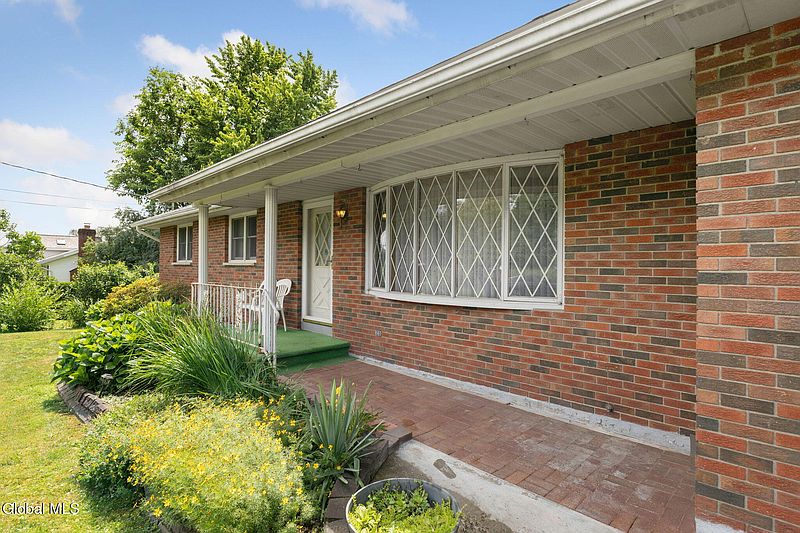 5th image of 1346 Tracy Avenue
