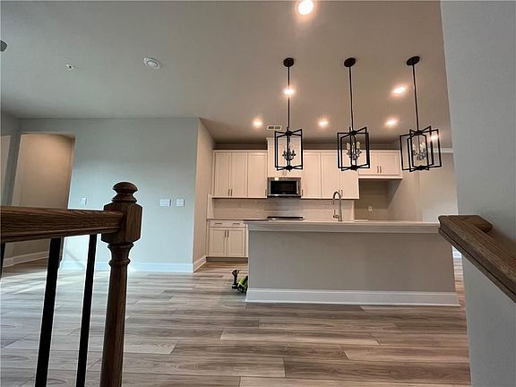 5th image of 705 Mulberry Cir