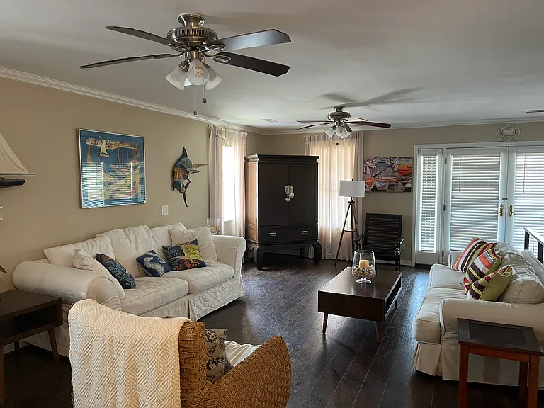 923 Searidge Ln — Photo 9