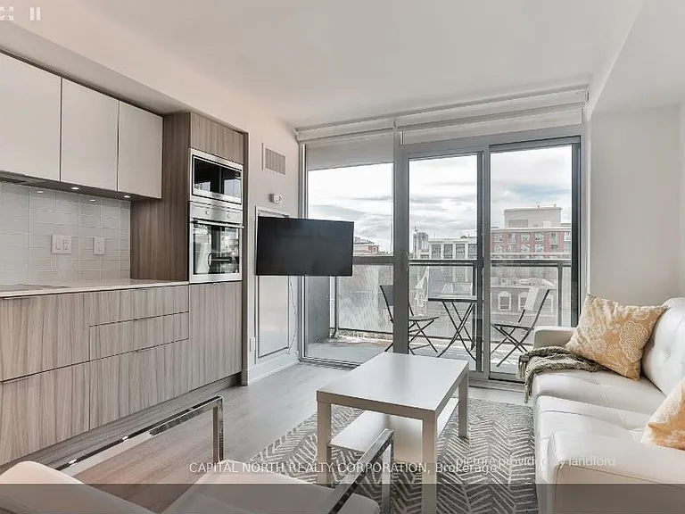 318 Richmond St W #502 — Photo 5