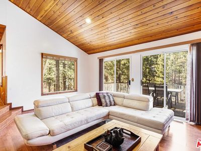 1021 London Ln, Big Bear, CA, 92314