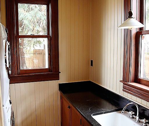 Pantry/Laundry