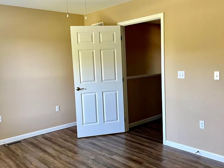63 Melrose Dr — Photo 15