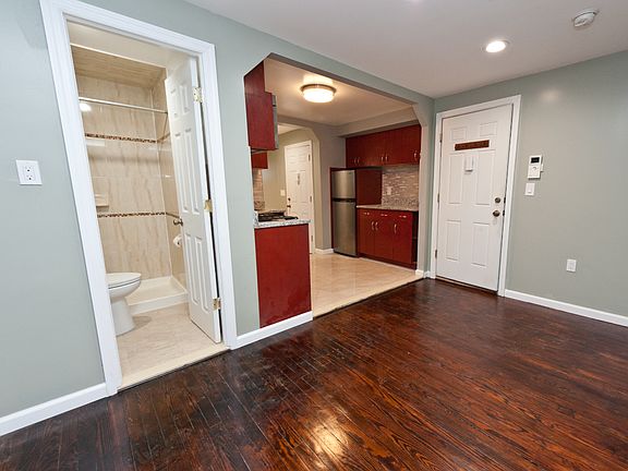 3rd image of 21-35 Steinway St #1A