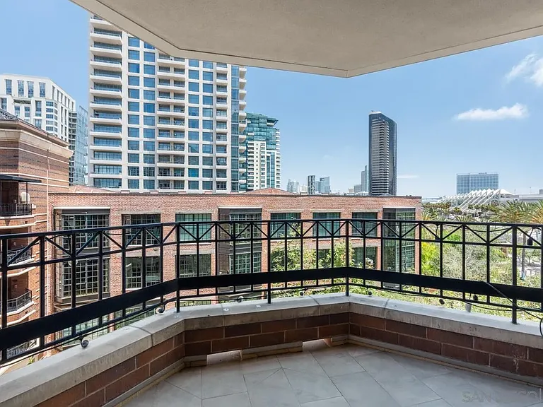 500 W Harbor Dr W #616 — Photo 22