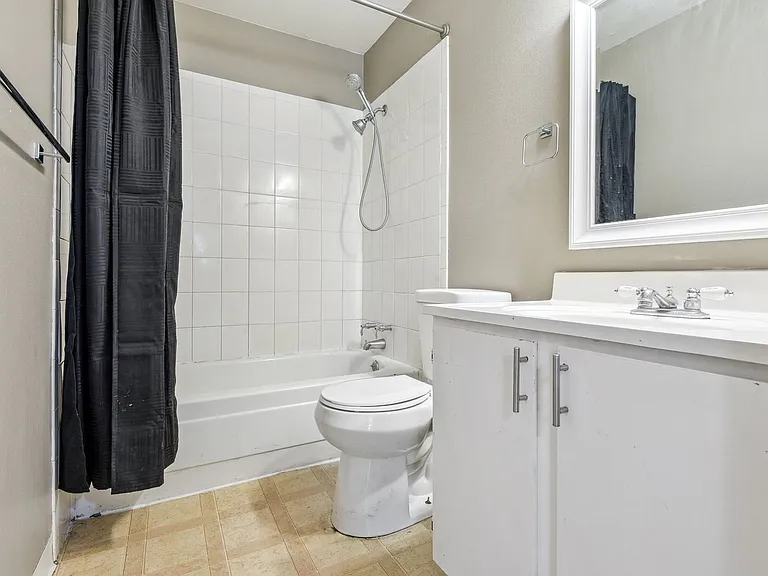 8218 Washington St #6 — Photo 18