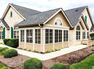 810 Wynnshire Dr #B, Hickory, NC 28601