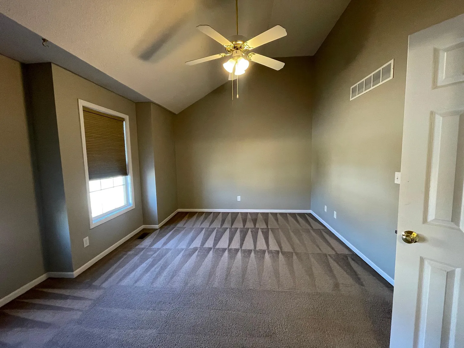 3013 Eagle Ridge Dr — Photo 4