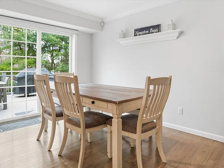 20 Stuart Ct — Photo 24