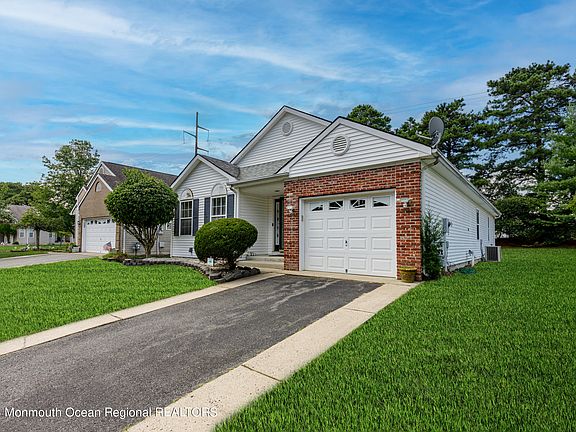 3rd image of 97 Nostrand Drive