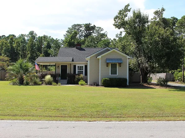 291 Hoover Rd, Hampstead, NC 28443