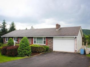 1215 Hawleyton Rd, Binghamton, NY 13903
