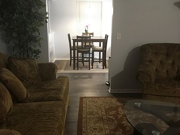 Entrance to dining room (kitchen to right; family room to left)