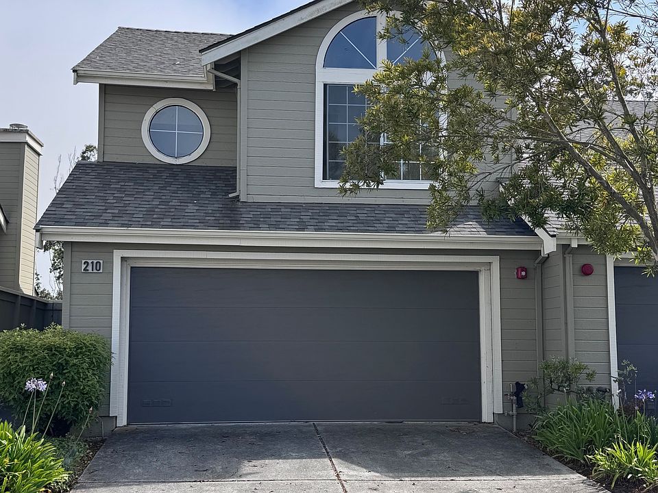 1st image of 210 Greenview Dr