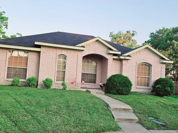 905 Crestwood Dr, Cedar Hill, TX 75104