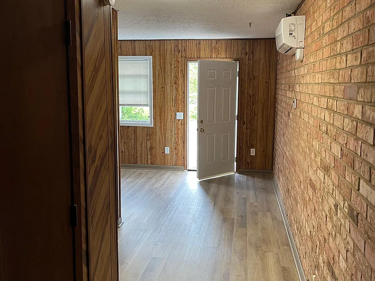 539 E Morgan St #B11 — Photo 6