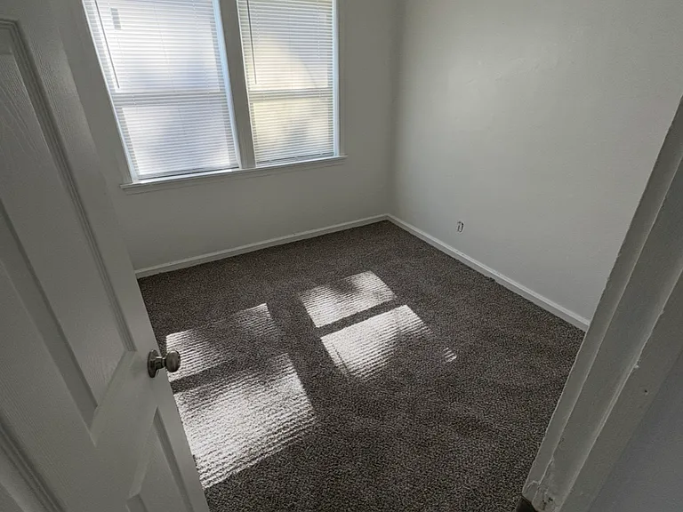 3107 Heather St — Photo 3