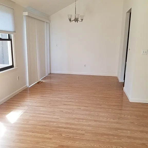 24 E Bluff Rd #24 — Photo 3