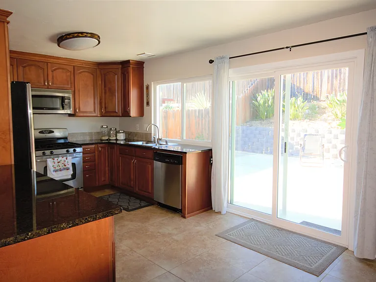 7902 Flanders Dr — Photo 7