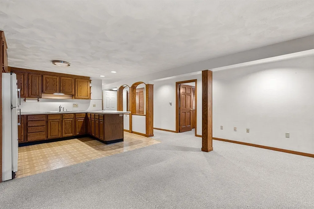 1 bed, 1.0 bath, 1056 sqft, $1,600 — Photo 4
