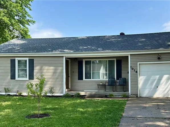 1016 E Elm St, Olathe, KS 66061