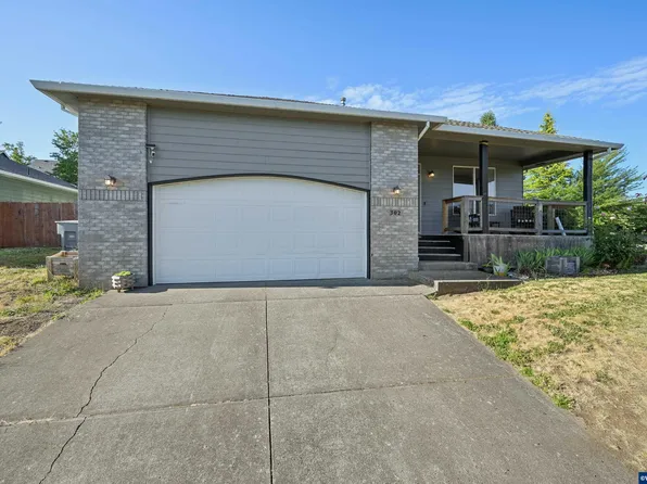 302 NW Elderberry Ln, Dallas, OR 97338