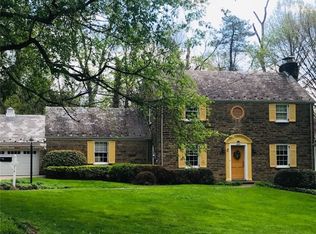 210 Navajo Rd, Pittsburgh, PA 15241