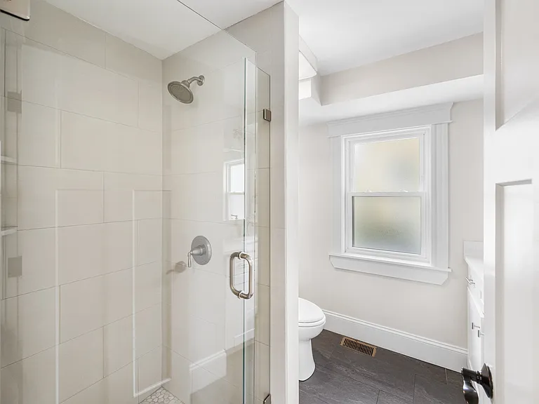 114 Moreland St #1 — Photo 9