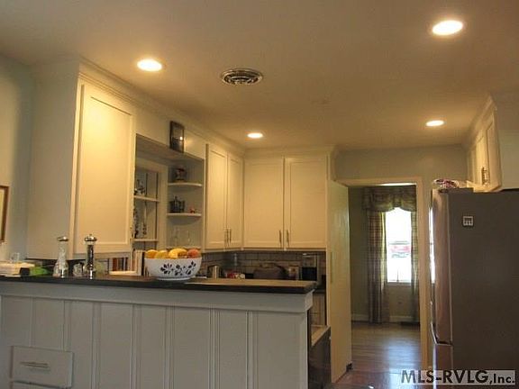4th image of 225 Woodridge Dr
