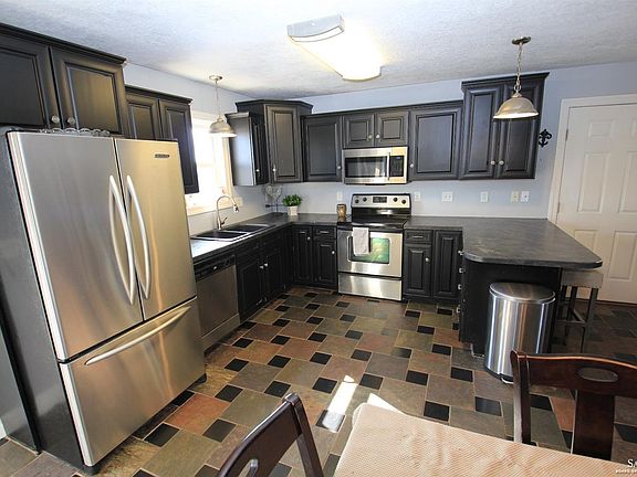 3rd image of 2511 Pinnacle Dr