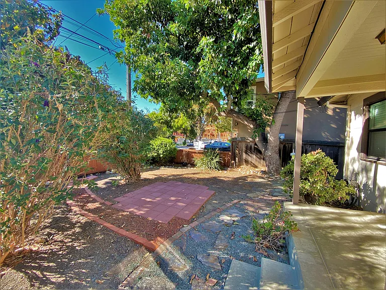 245 Chiquita Ave — Photo 19