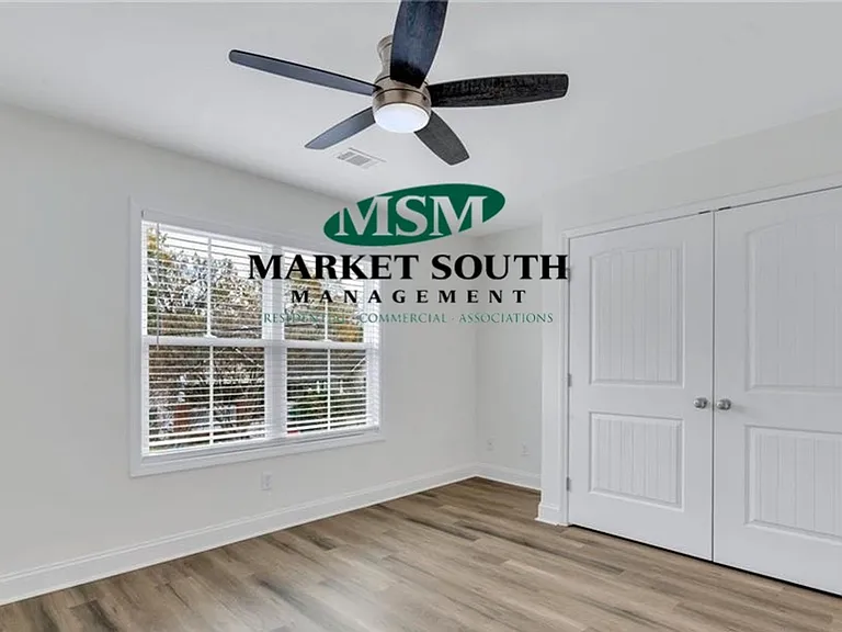 761 E Anderson St — Photo 17