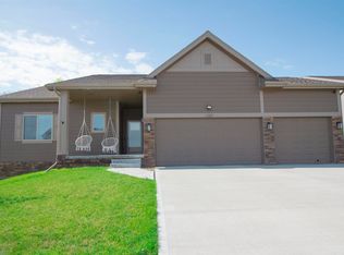 1927 Mayflower Rd, Bellevue, NE 68123