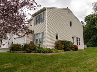 31 Cooks Ct, Waterford, NY 12188