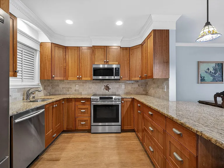 1630 Seaway Dr #304 — Photo 7