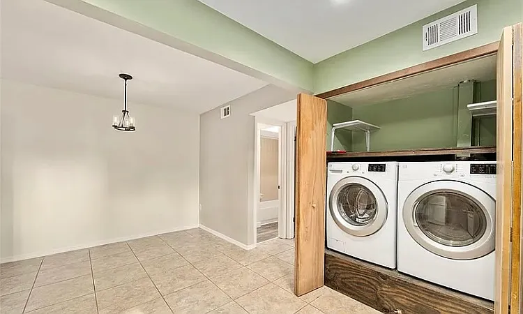 3468 NW 37th Ave — Photo 11